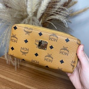 MCM | Logo Wallet